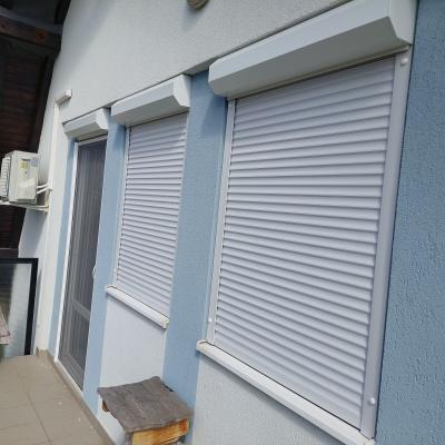 Teraszajto Es Ablak Beepites Redonnyeles Oldalra Elhuzhato Szunyoghalo Ajtoval 2